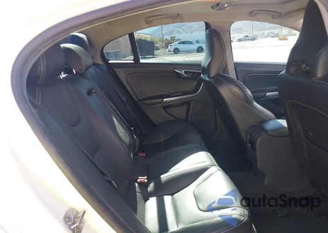 2017 Volvo S60 T5 Dynamic из США, поврежденный, VIN YV126MFL7H2432658